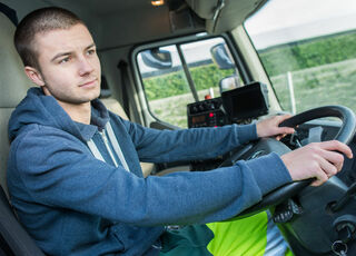 „C” kategória Tehergépkocsi vezetés oktatás Zalaegerszegen és Nagykanizsán „C” kategória Tehergépkocsi vezetés oktatás Zalaegerszegen és Nagykanizsán